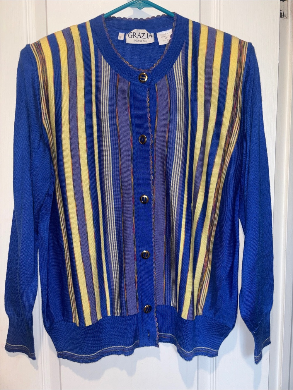 GRAZIA MADE IN ITALY BLUE YELLOW STRIPED CARDIGAN BLUE ENAMEL BUTTONS SIZE LARGE